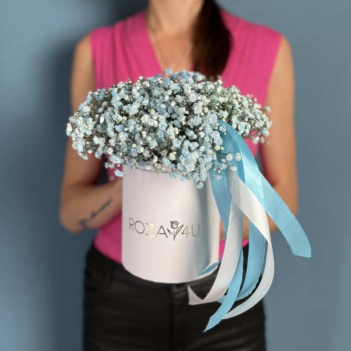 Голубая гипсофила в коробке