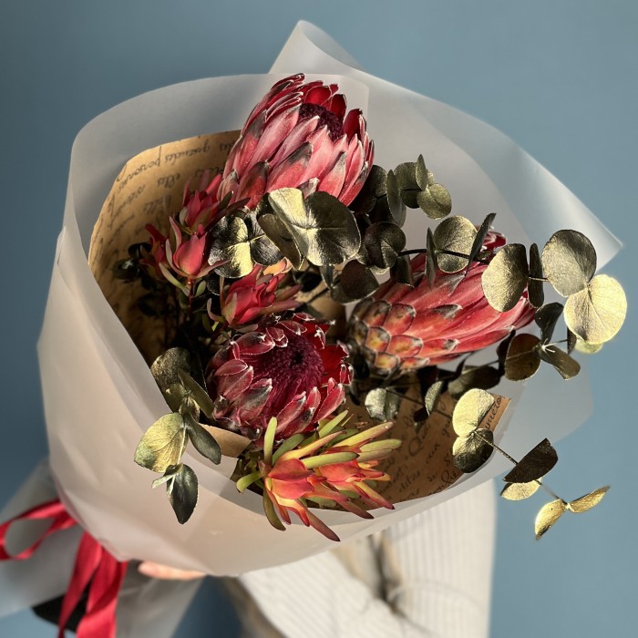 Интерьерный букет красная экзотика