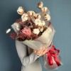 Интерьерный букет с хлопком и скимией
