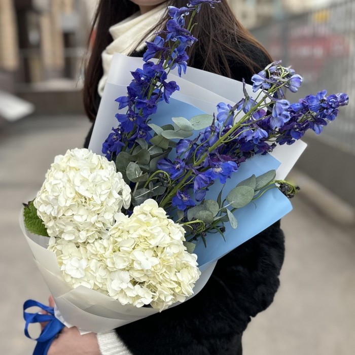 Интерьерный букет Дельфиниум и Гортензия