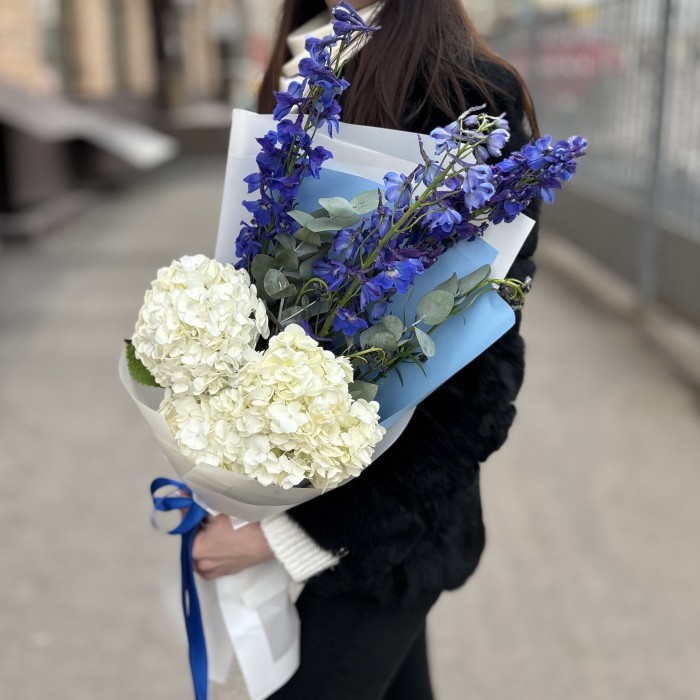 Интерьерный букет Дельфиниум и Гортензия
