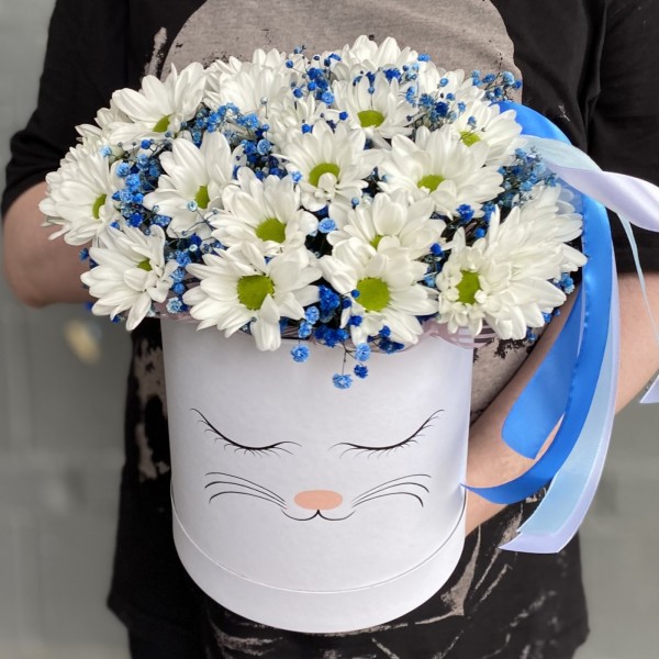 Композиция из хризантем Зайка