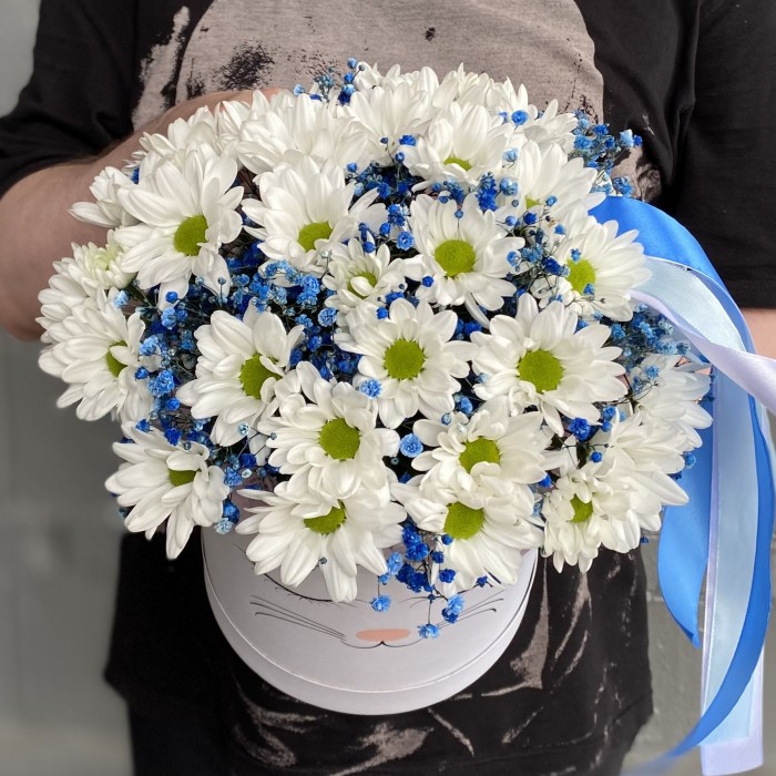 Композиция из хризантем Зайка