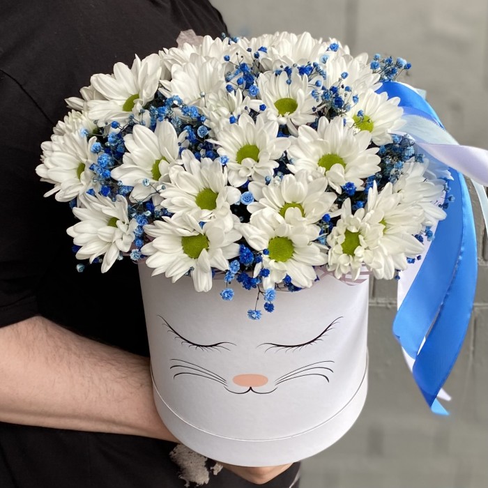 Композиция из хризантем Зайка