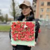 Композиция Маме из пионовидных роз с ангелом