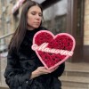 Композиция Сердце из малиновых роз Мамочке