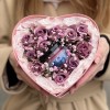 Коробка маленькое сиреневое сердце с розами и медом