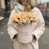 Коробка с нежными розами и конфетами Любимой Мамочке