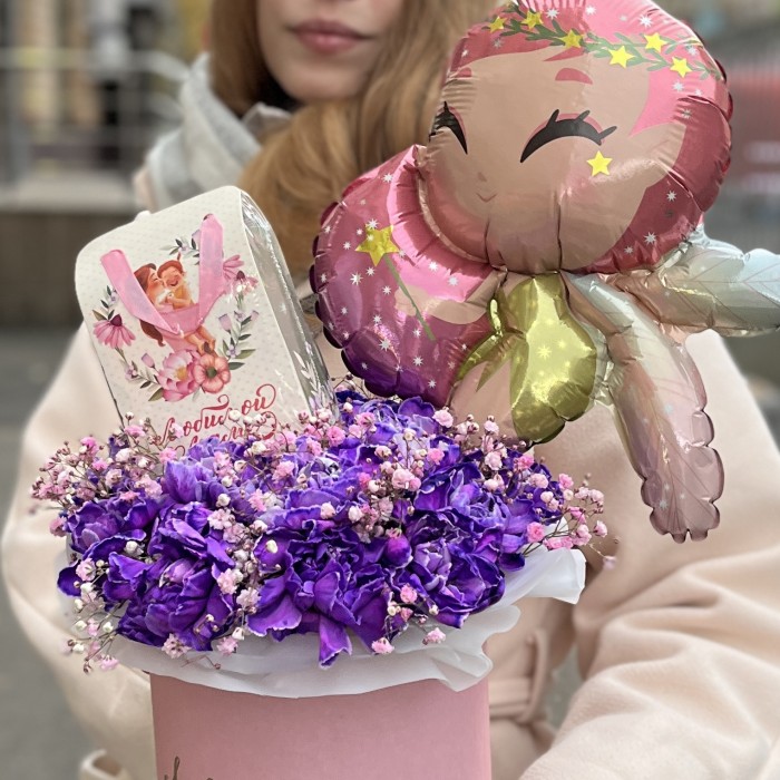 Коробка с гвоздиками Любимой Мамочке