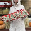 Коробка с надписью Мама с белой гипсофилой