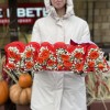 Коробка Мама с гипсофилой и оранжевыми кустовыми розами