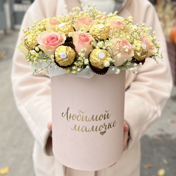 Коробка с розами Топ-Гир и конфетами Любимой Мамочке