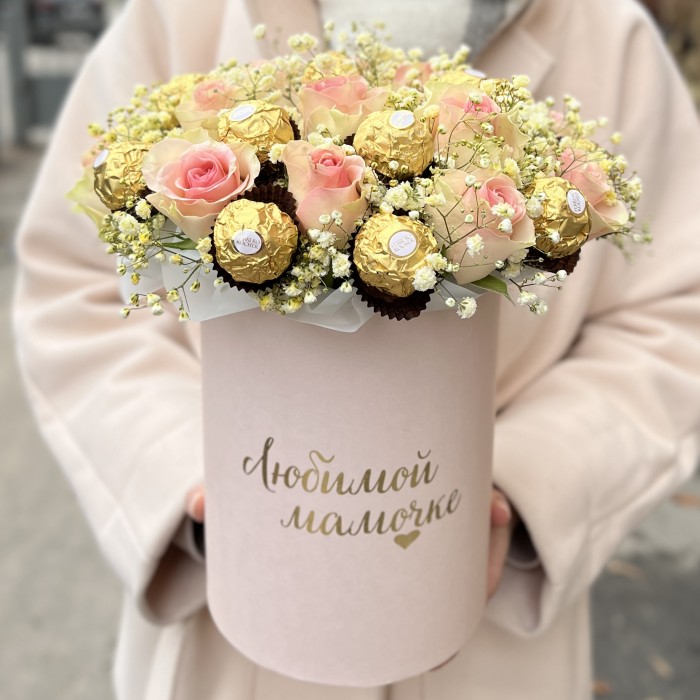 Коробка с розами Топ-Гир и конфетами Любимой Мамочке