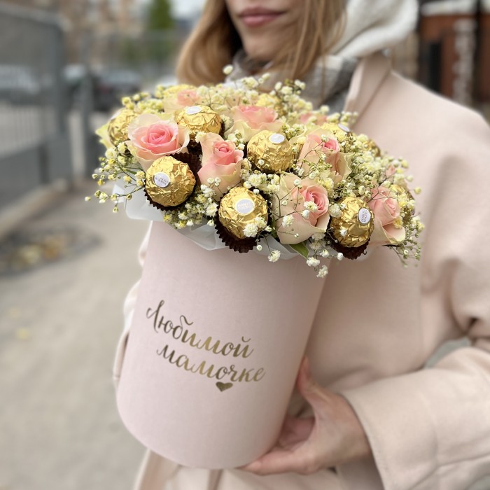 Коробка с розами Топ-Гир и конфетами Любимой Мамочке