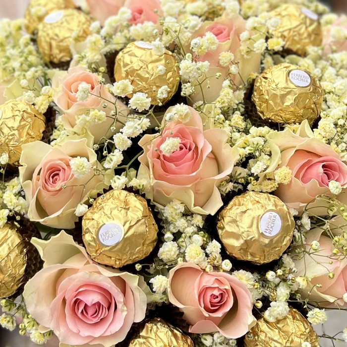 Коробка с розами Топ-Гир и конфетами Любимой Мамочке