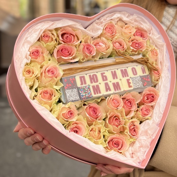 Коробка сердце с розами Любимой Маме