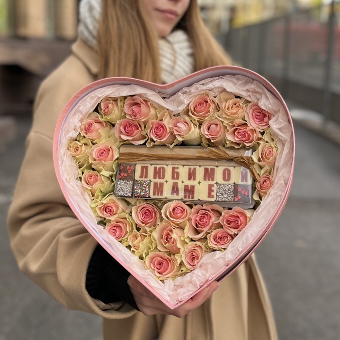 Коробка сердце с розами Любимой Маме