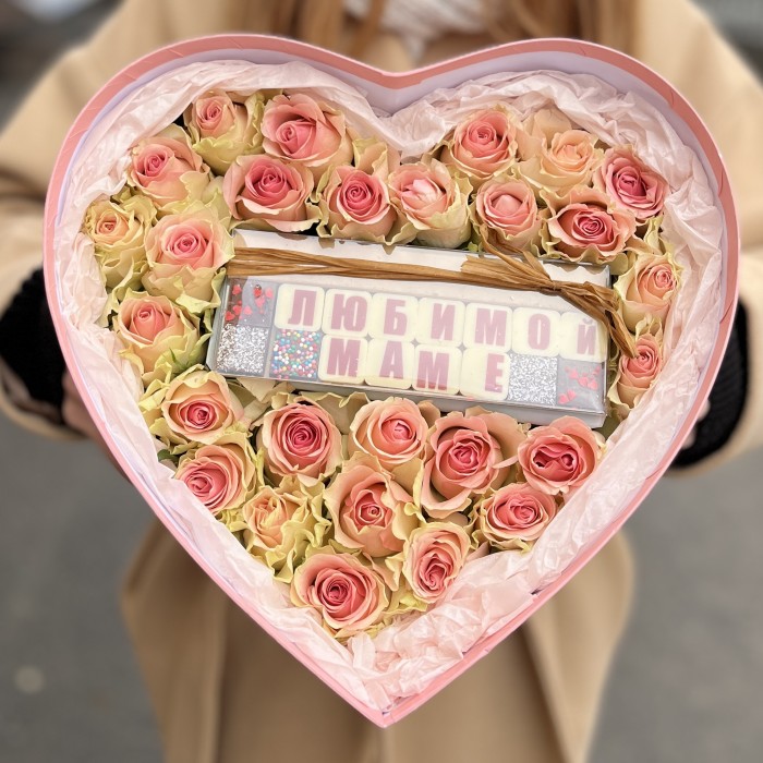 Коробка сердце с розами Любимой Маме