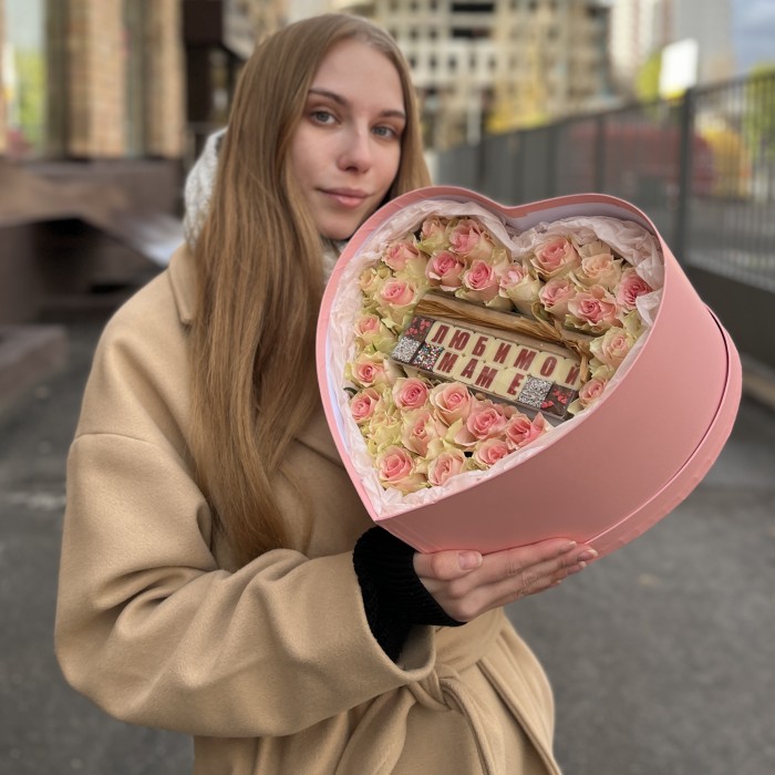 Коробка сердце с розами Любимой Маме