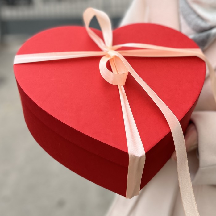 Коробка сердце с розами и конфетами Любимой Маме