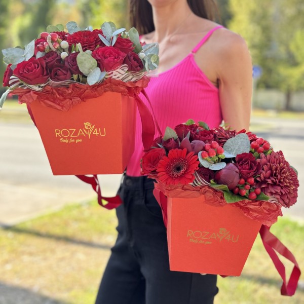 Коробка квадратная Красный MIX