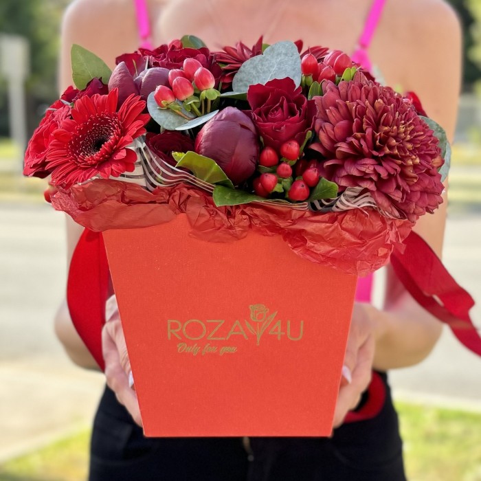 Коробка квадратная Красный MIX