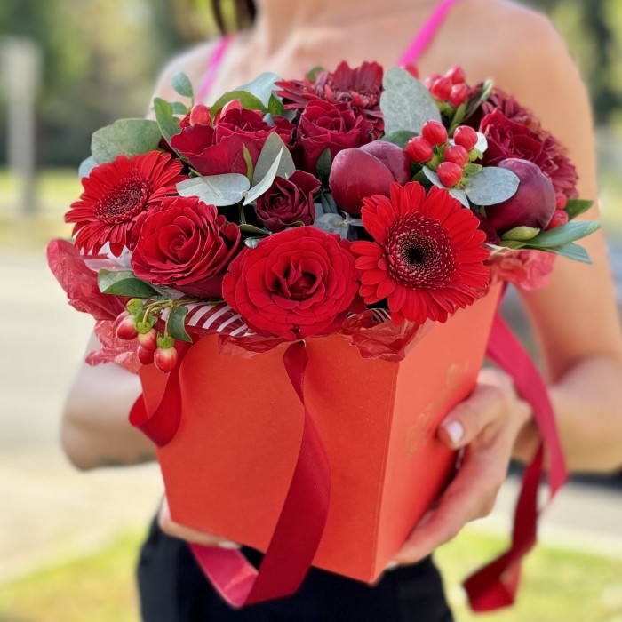 Коробка квадратная Красный MIX