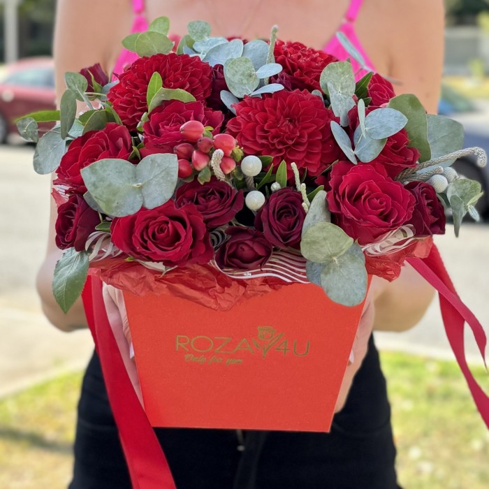 Коробка квадратная Красный MIX