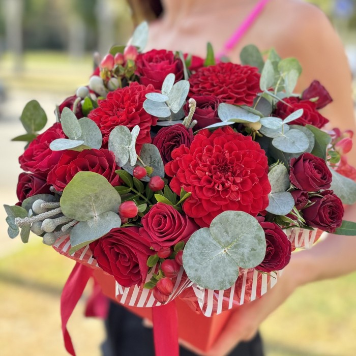 Коробка квадратная Красный MIX