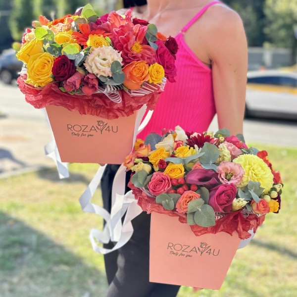 Коробка квадратная Яркий MIX