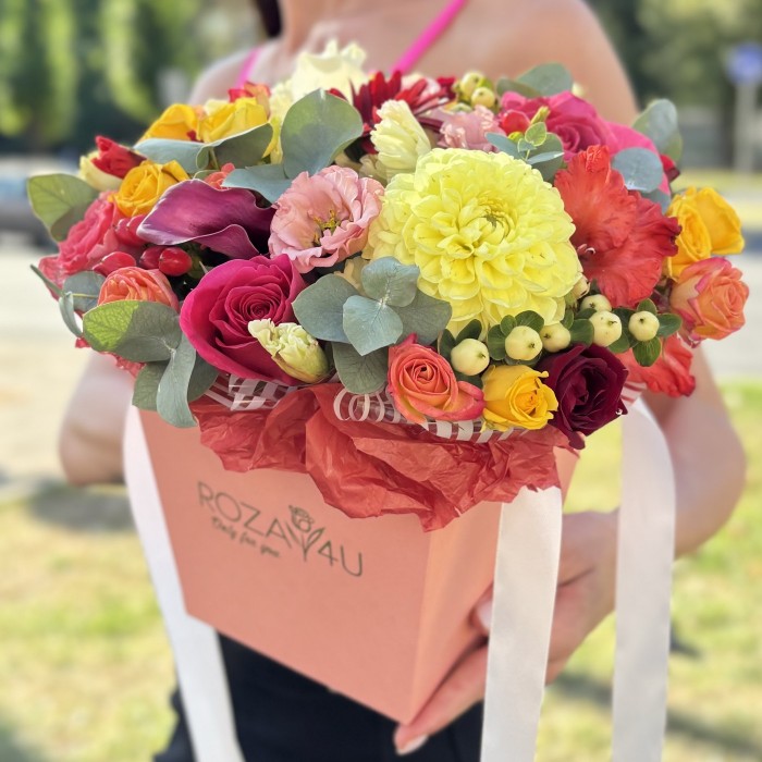 Коробка квадратная Яркий MIX