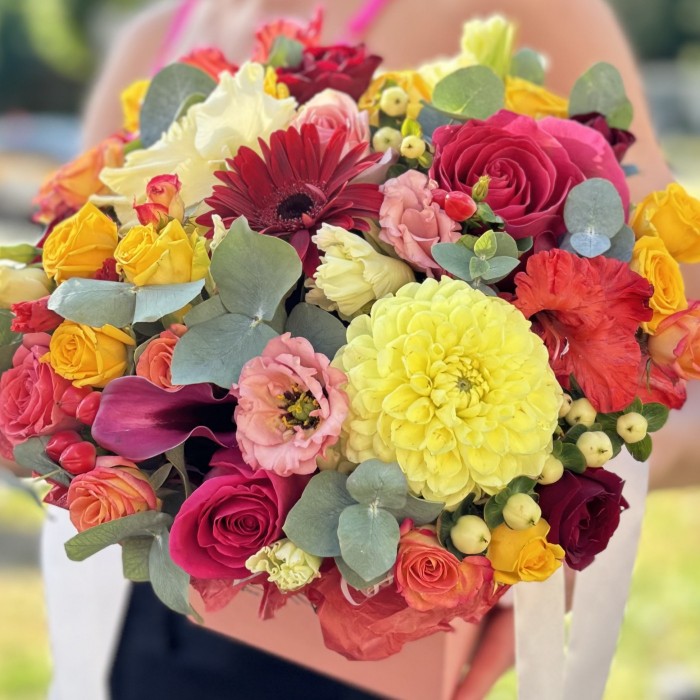 Коробка квадратная Яркий MIX