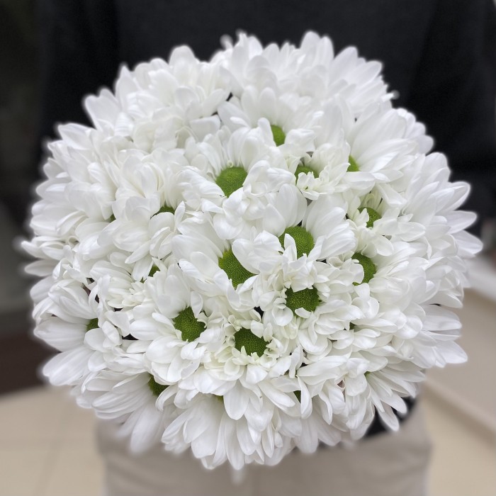 Коробка с белыми хризантемами Любимой Мамочке