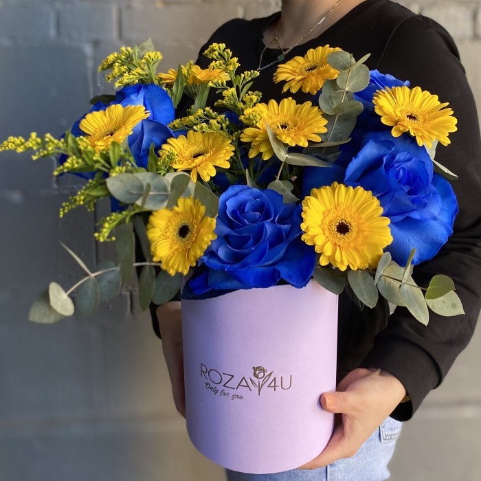 Коробка с розами и гермини Моя вселенная