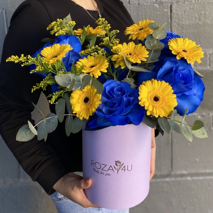 Коробка с розами и гермини Моя вселенная