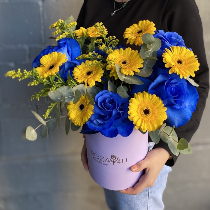 Коробка с розами и гермини Моя вселенная