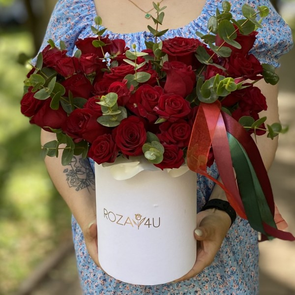 Коробка с красными розами Сила Страсти