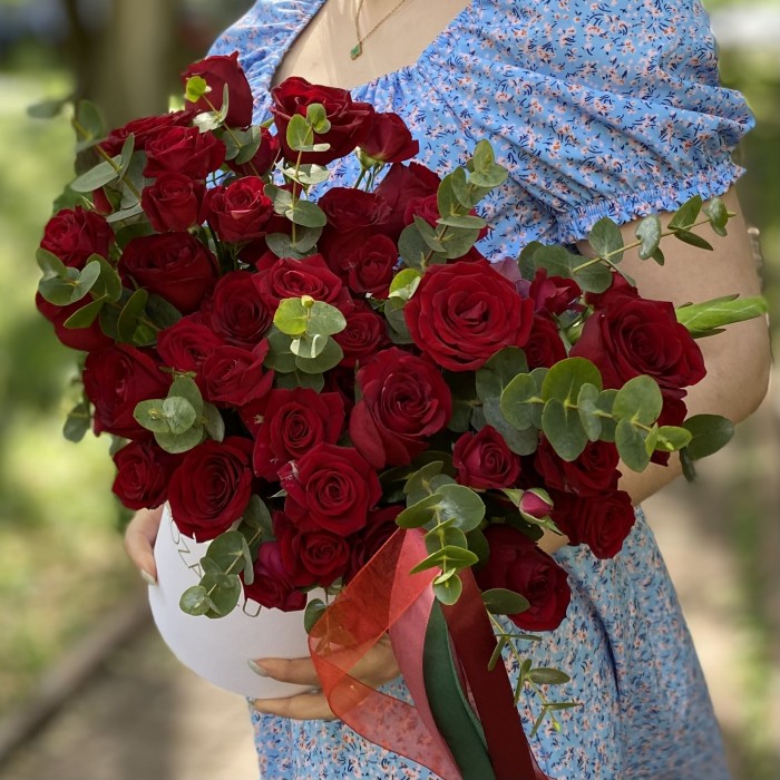 Коробка с красными розами Сила Страсти