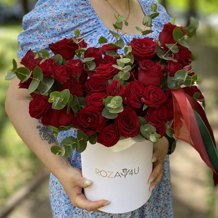 Коробка с красными розами Сила Страсти