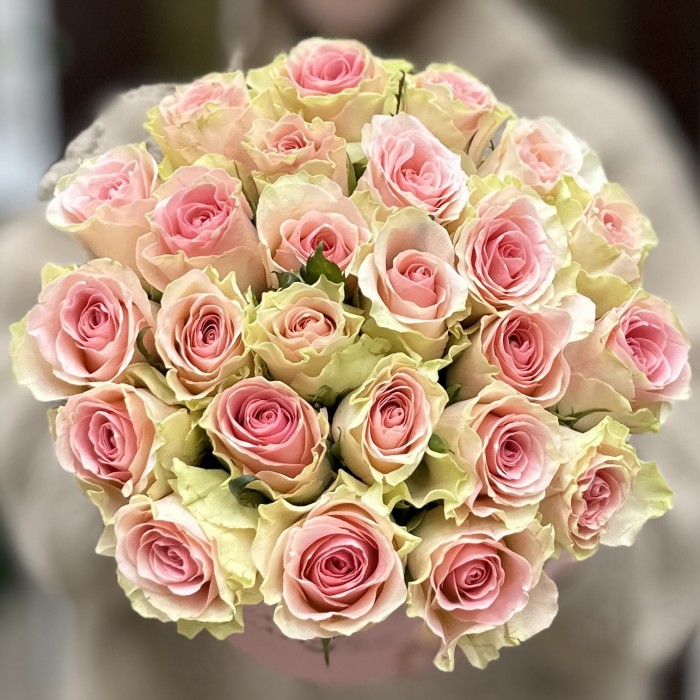 Коробка с нежными розами Любимой Мамочке