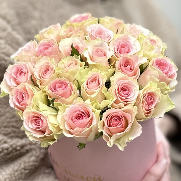 Коробка с нежными розами Любимой Мамочке