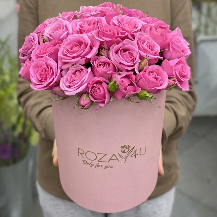 Коробка с розовыми кустовыми розами Эйлин