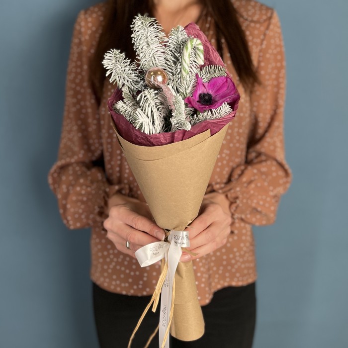 Корпоративный новогодний букет Малиновый анемон
