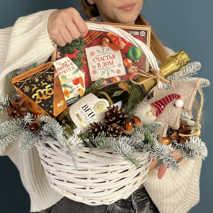 Новогодняя корзина Счастья с предсказанием
