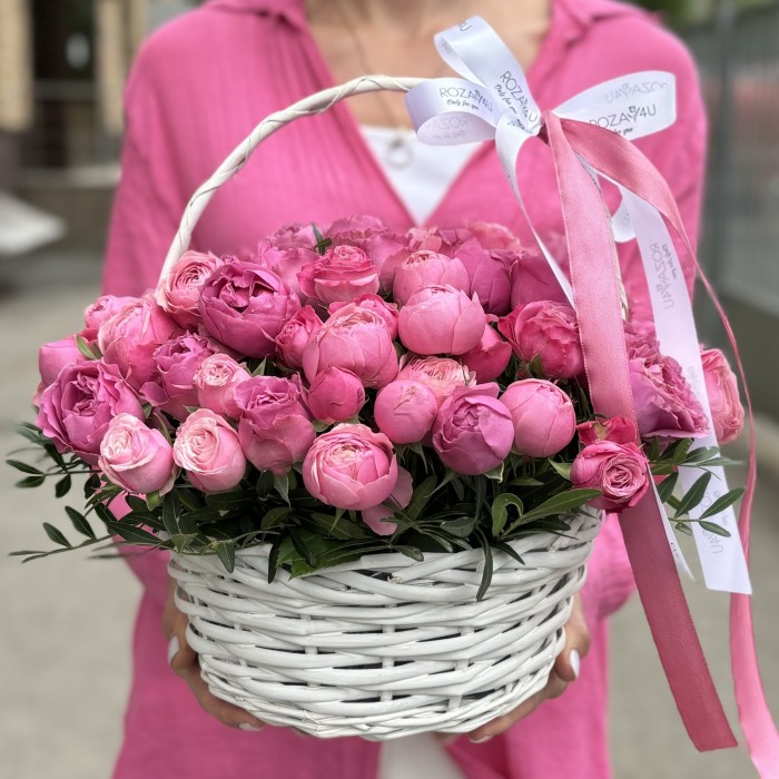 Корзина с кустовыми розами Яркое Воспоминание