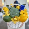 Корзина с овощами и энергетиком