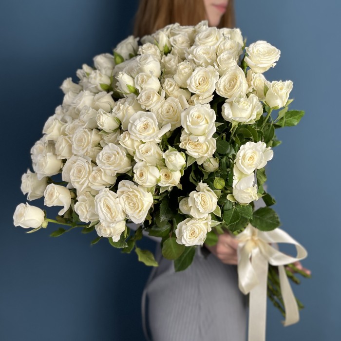 Кустовая белая роза Сноуфлейк 60 см