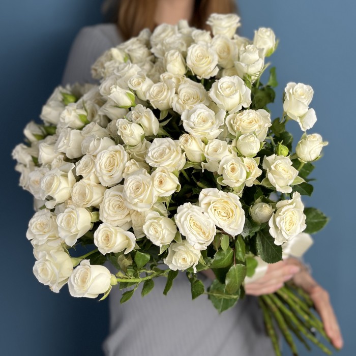 Кустовая белая роза Сноуфлейк 60 см