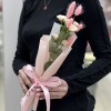 Кустовая кремовая роза Рослин в упаковке