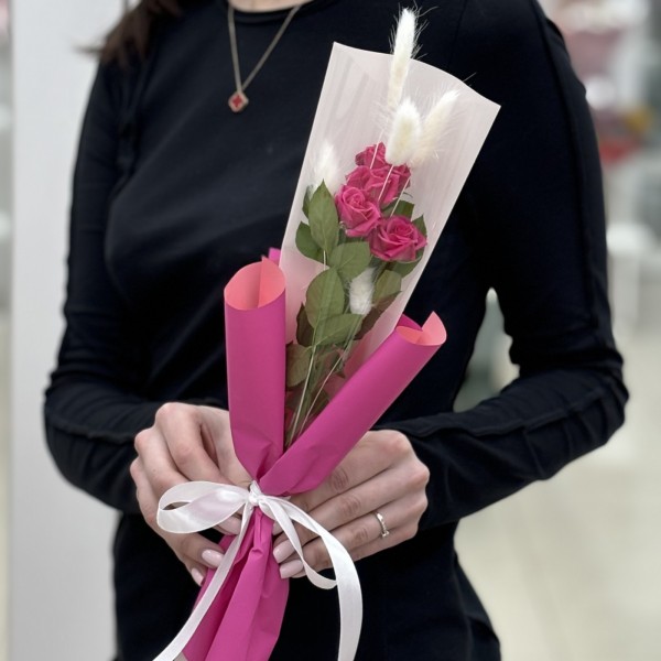 Кустовая роза Глория в упаковке